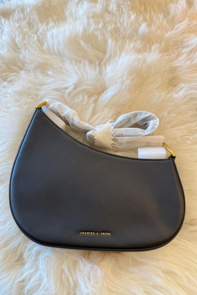 小ck 半月腋下包 